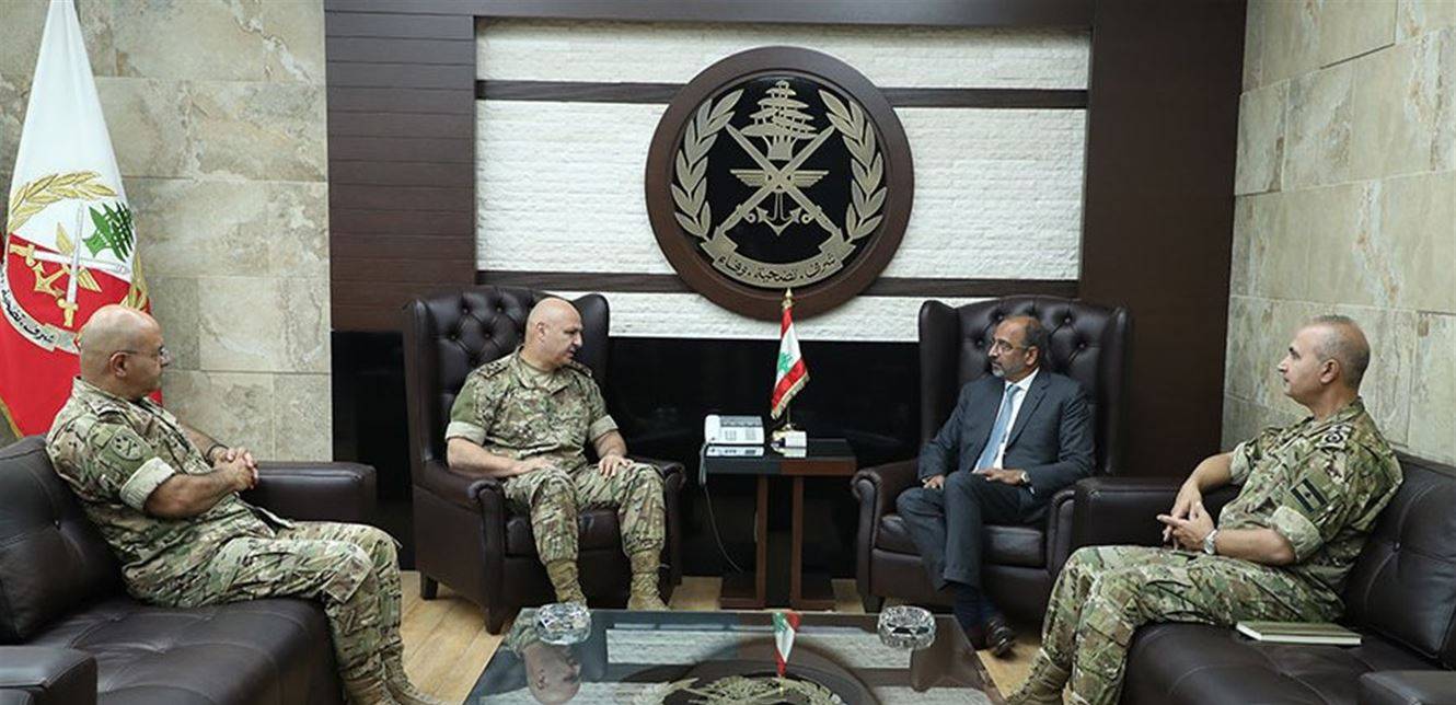 قائد الجيش بحث الأوضاع بالجنوب مع رئيس الشؤون الدبلوماسية في "اليونيفيل"