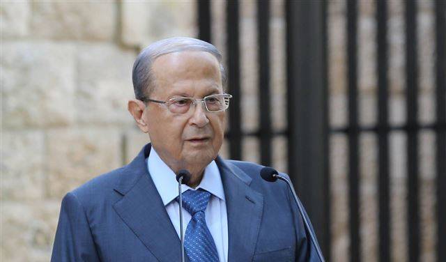 وزير كتائبي سابق يشيد بالرئيس عون