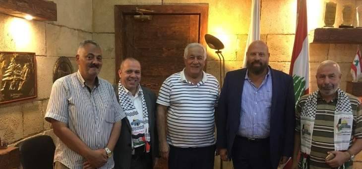 نهرا استقبل وفدا فلسطينيا