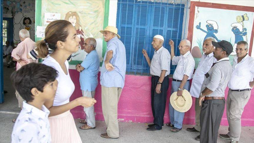 تونس.. مؤشرات على تقدم 4 مرشحين في انتخابات الرئاسة