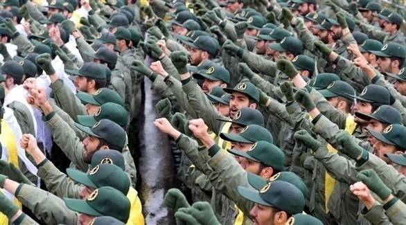 الحرس الثوري يعلن توجيه صواريخه إلى دولتين عربيتين