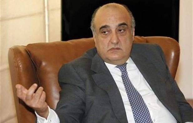 عبود: البلد منهوب وليس مكسورا