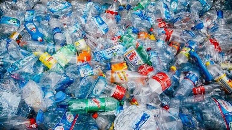 قرية فلبينية تتخلص من النفايات البلاستيكية بالأرز!