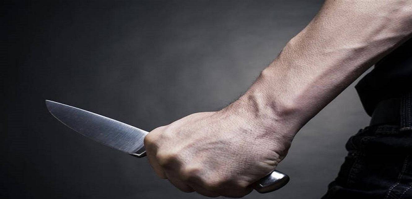 إصابة شخصين طعناً في شمسطار