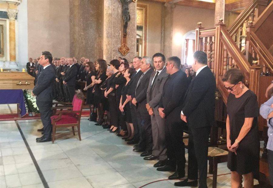 بالصور: سيمون أسمر الى مثواه الأخير