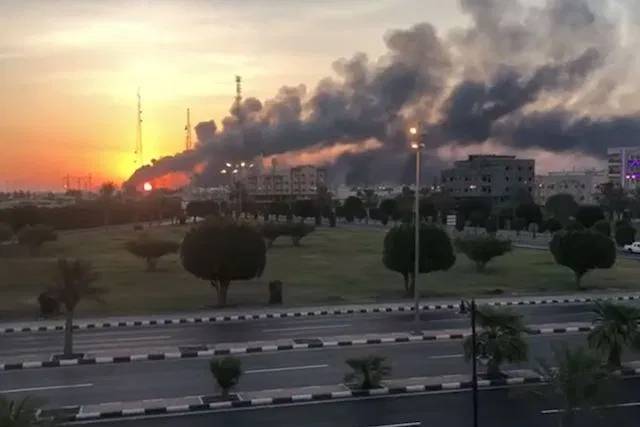 «مسيرات» أرامكو تثير «الذعر» وواشنطن تتحرك بحثا عن «سلاح» حزب الله «السري»