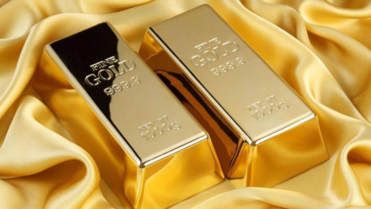 الذهب يصعد مع تراجع الدولار
