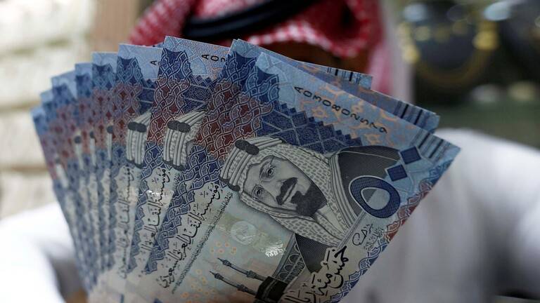 نحو مليوني عامل أجنبي غادروا السعودية