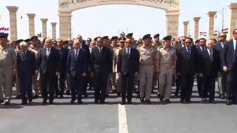 وفاة رئيس أركان حرب الجيش المصري الأسبق.. والسيسي والمشير طنطاوي يتقدمان جنازته العسكرية (فيديو)