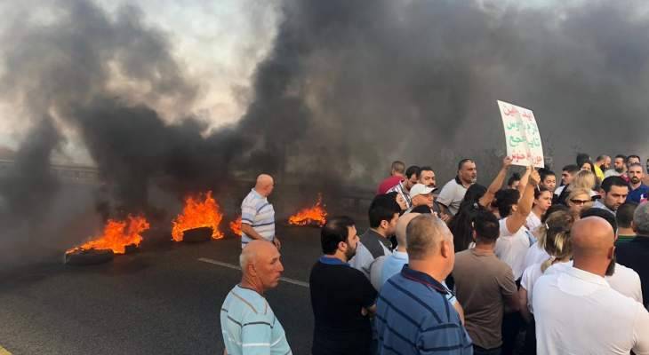 اعادة فتح اوتوستراد البربارة وقوى الأمن تقوم بتسهيل حركة المرور