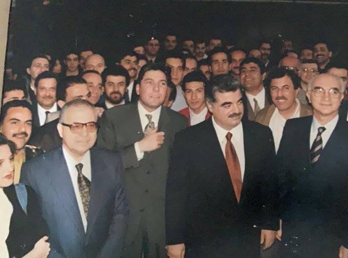 بالصورة: الفريق المؤسس لـ"تلفزيون المستقبل" مع الحريري "الاب"