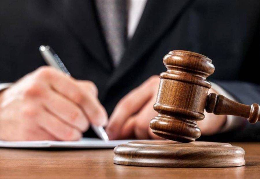 استبق الطرد وقدّم استقالته