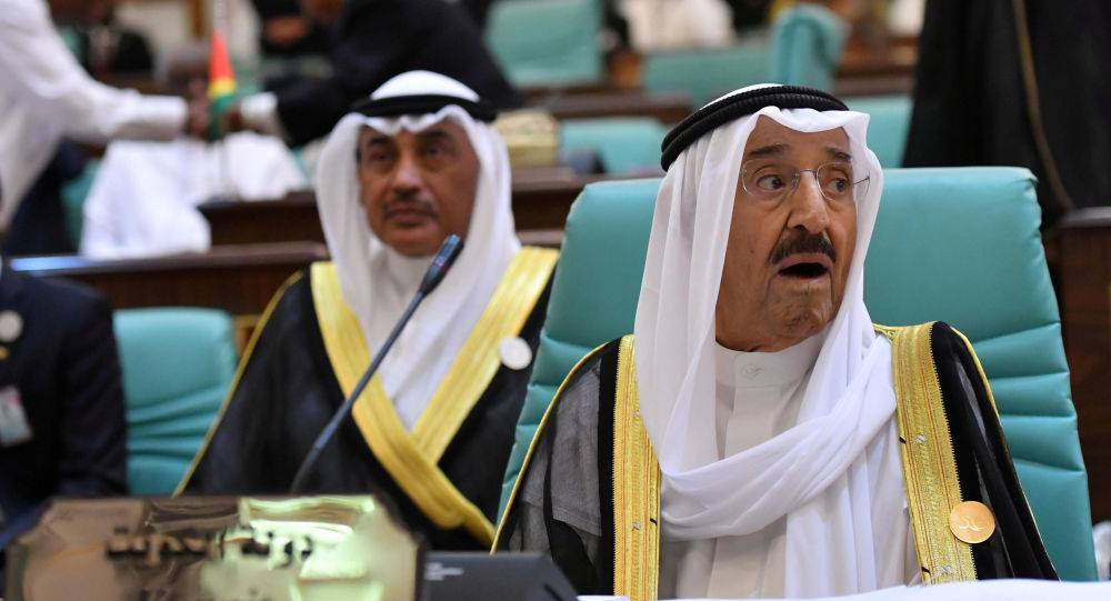 بيان جديد بشأن عودة أمير الكويت إلى البلاد