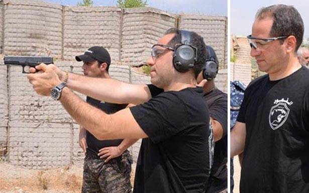 «تي شيرت» سوداء ومسدس...سامي الجميل كما لم تعرفوه من قبل!