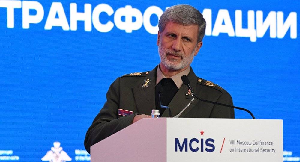 حاتمي: أركان النظام الإيراني متفقة على أهمية تطوير القدرات الدفاعية