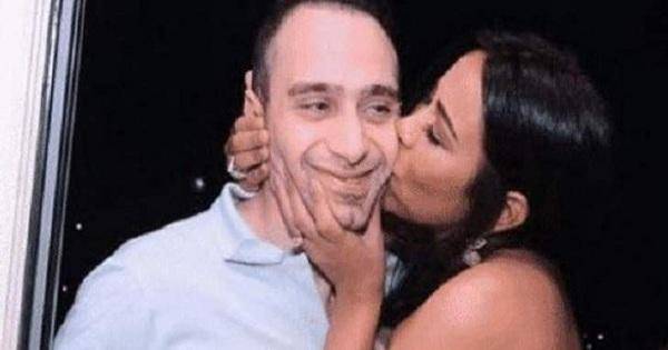 بالفيديو: شيرين عبد الوهاب تقبّل يد زوجها على المسرح