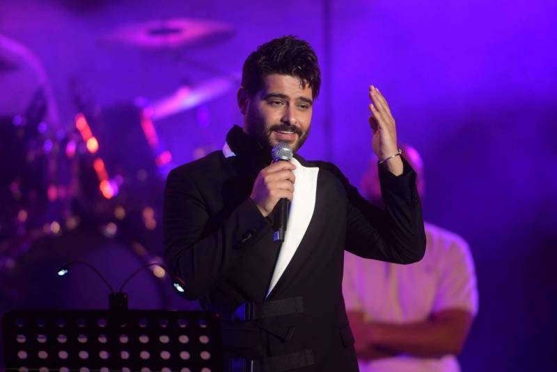 بمناسبة عيد ميلاده... ناصيف زيتون يطلق فيديو كليب "فارقوني"!