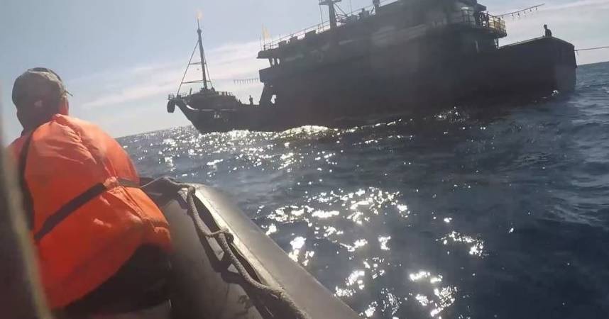 احتجاز 3 قوارب و262 من البحارة الكوريين الشماليين في روسيا