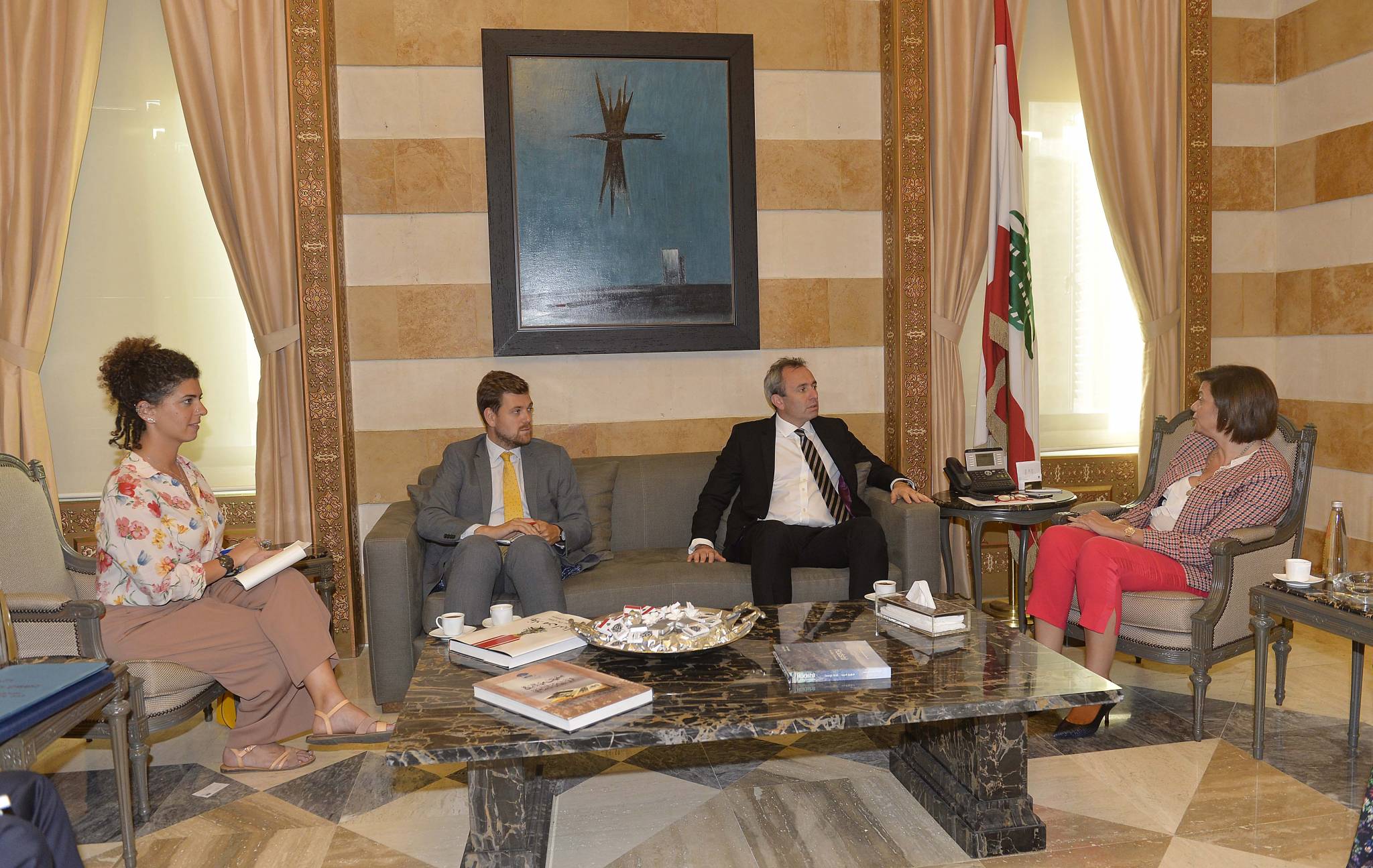 الحسن بحثت مع رامبلينغ دعم قوى الامن واوضاع السجون والنازحين واستقبلت الاتحاد اللبناني للاشخاص المعوقين