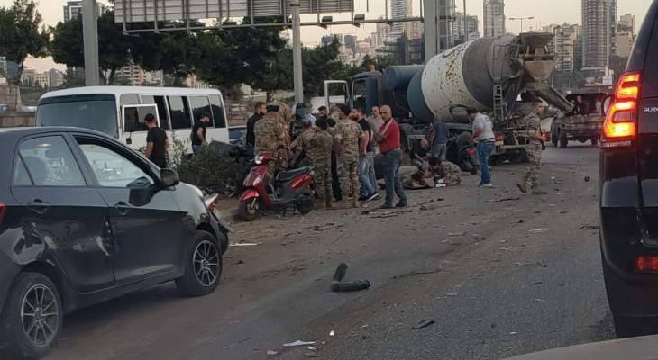 3 جرحى نتيجة تصادم بين 4 مركبات على اوتوستراد الرئيس لحود باتجاه الكرنتينا