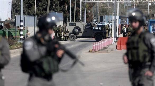 طعن شرطية اسرائىلية والاحتلال يطلق النار باتجاه فتى فلسطيني