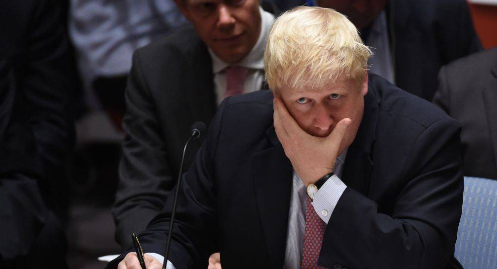 جونسون يعتذر من ملكة بريطانيا والسبب