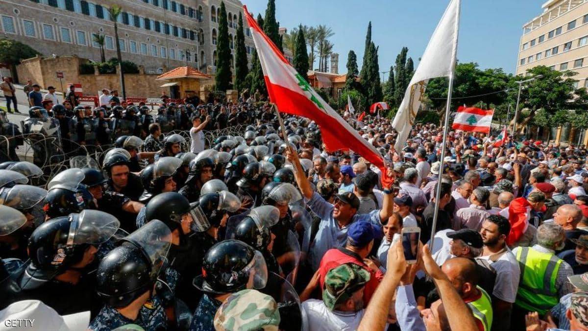 لبنان.. اعتصام واحتجاجات وسط بيروت لتردي الأوضاع المعيشية