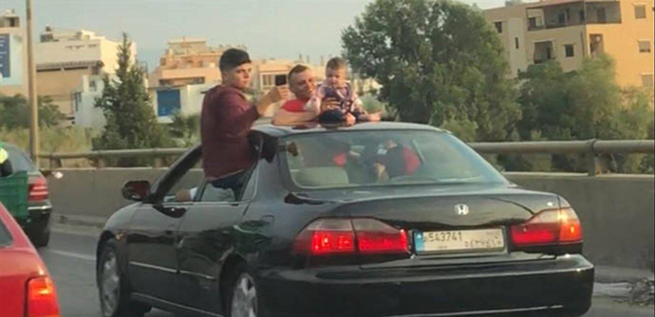 سقط من شباك سيارة والده... هذا ما جرى مع ابن الـ6 سنوات