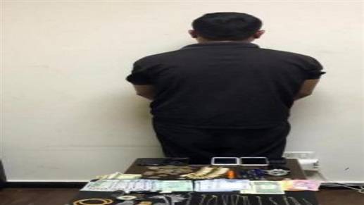 بالجرم المشهود... توقيف سارق المنازل أثناء بيعه المجوهرات