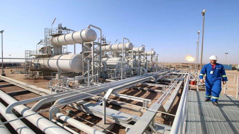 أسعار النفط تتعافى مدعومة بتراجع الإنتاج