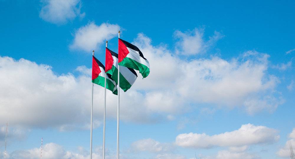 عضو بمنظمة التحرير الفلسطينية: لن نقبل بانتخابات في الضفة دون غزة وسنواجهها