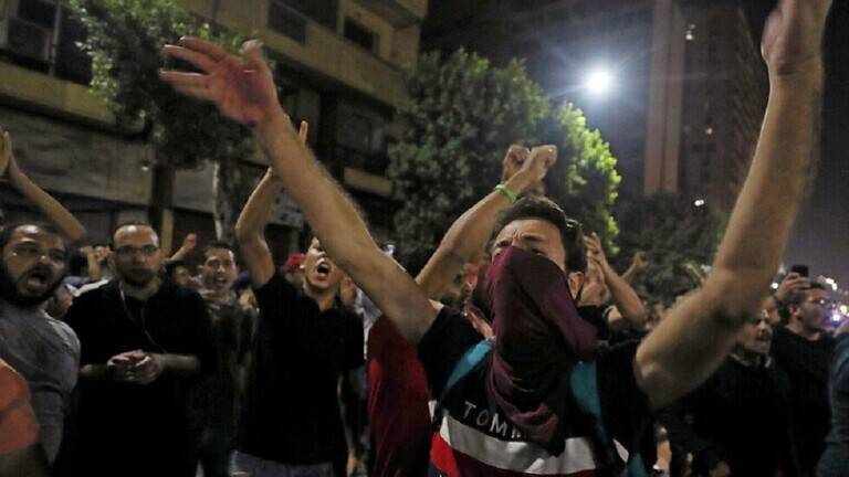 مصر.. توقيف محامين دافعوا عن المتظاهرين في نيابة أمن الدولة