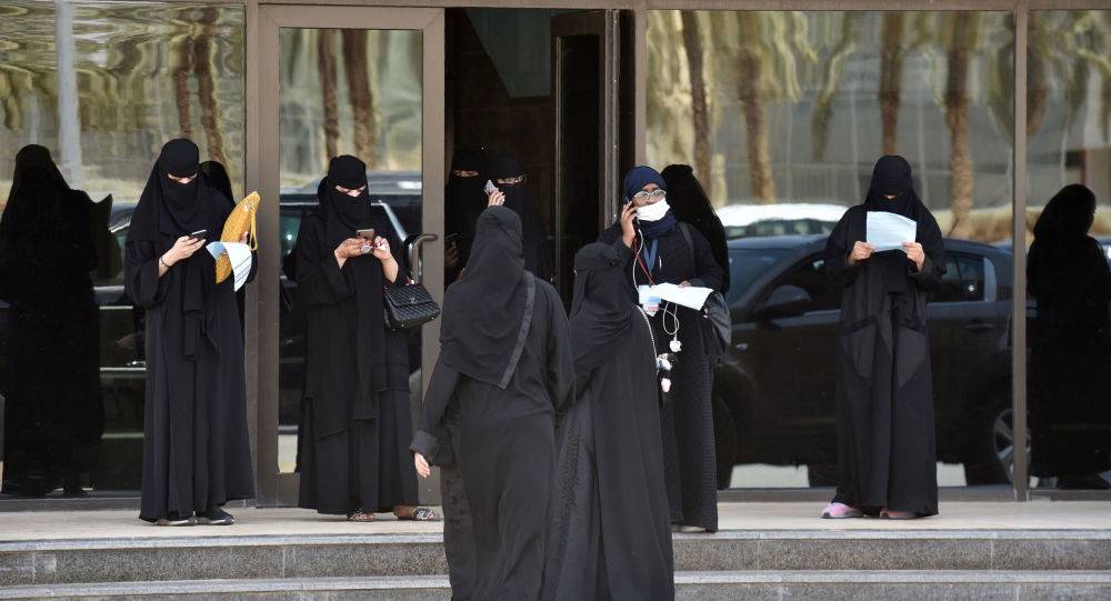 الأحوال المدنية السعودية تجيب عن سؤال: هل يجوز استخراج بطاقة هوية للمرأة "دون حجاب"؟