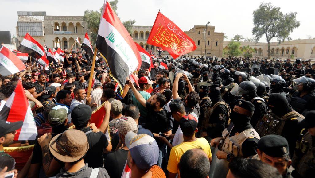 قتلى وجرحى خلال تظاهرات
في بغداد لاقالة رئيس الحكومة
