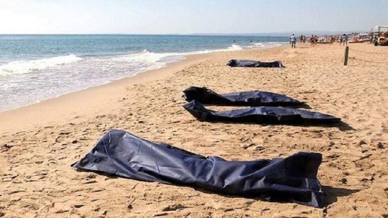 انتشال 16 جثة إثر غرق قارب للمهاجرين قبالة سواحل المغرب