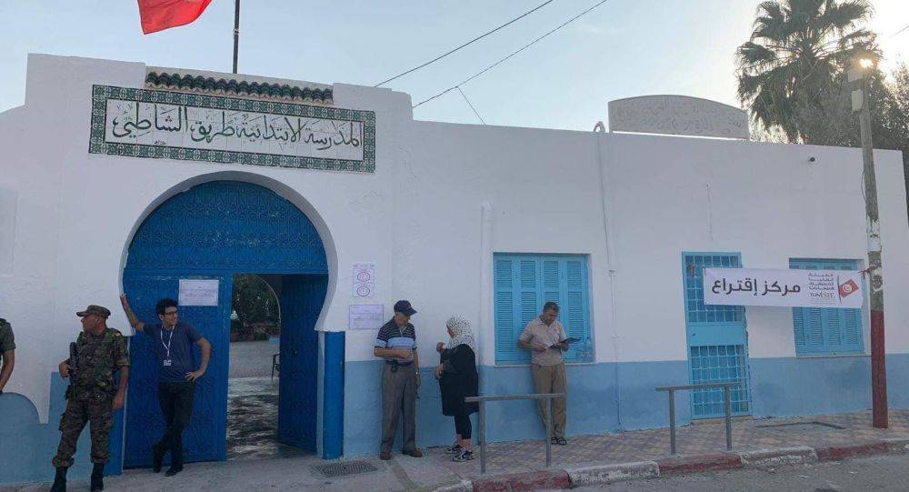 هيئة الانتخابات في تونس ترفض تأجيل الانتخابات الرئاسية