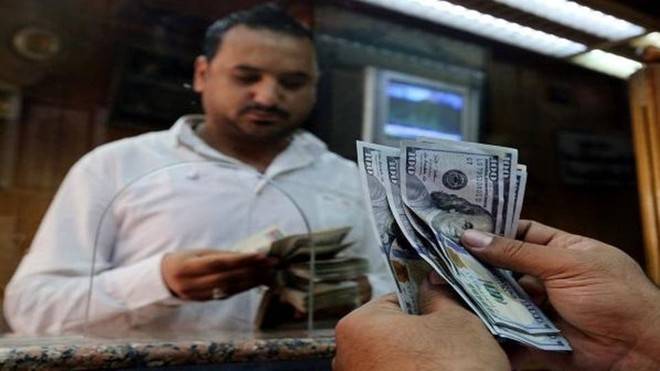 ارتفاع تحويلات المصريين في الخارج إلى 2.6 مليار دولار في تموز