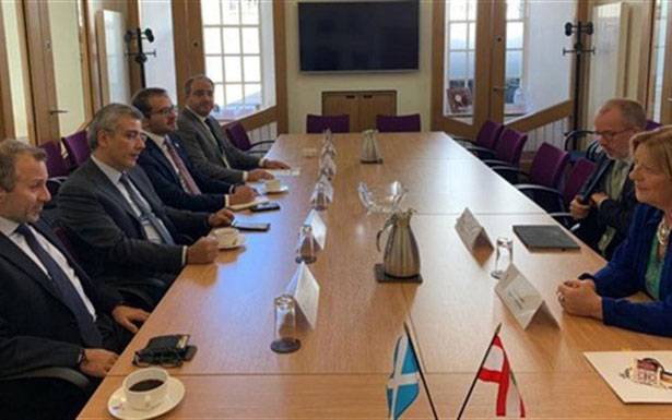 باسيل زار البرلمان الاسكوتلندي والتقى وزير أوروبا والهجرة والتعاون الدولي