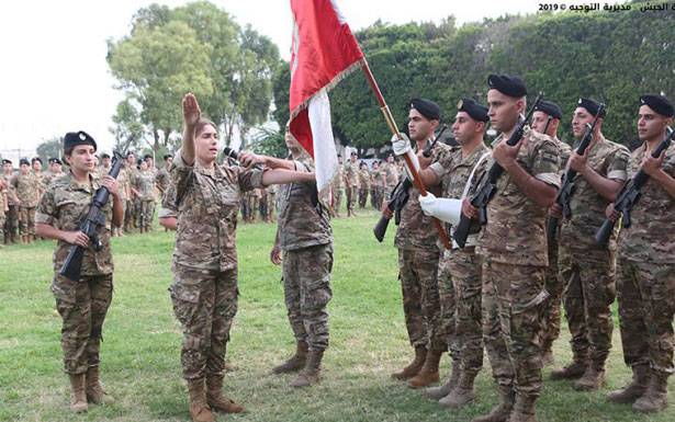 ممثل قائد الجيش في تخريج جنود إناث:دم جديد في عروق المؤسسة العسكرية