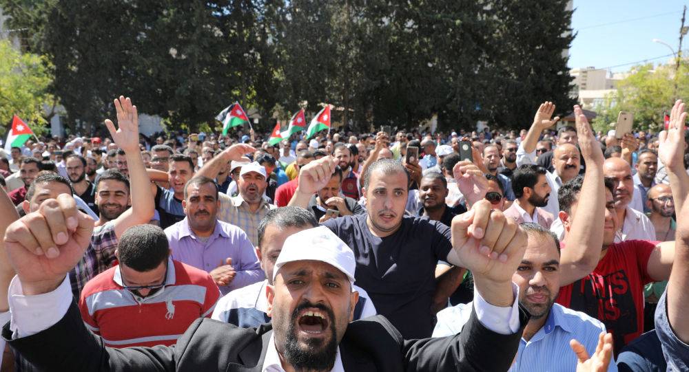 إنهاء أطول اضراب في تاريخ الأردن باتفاق ينتصر لمطالب المعلمين