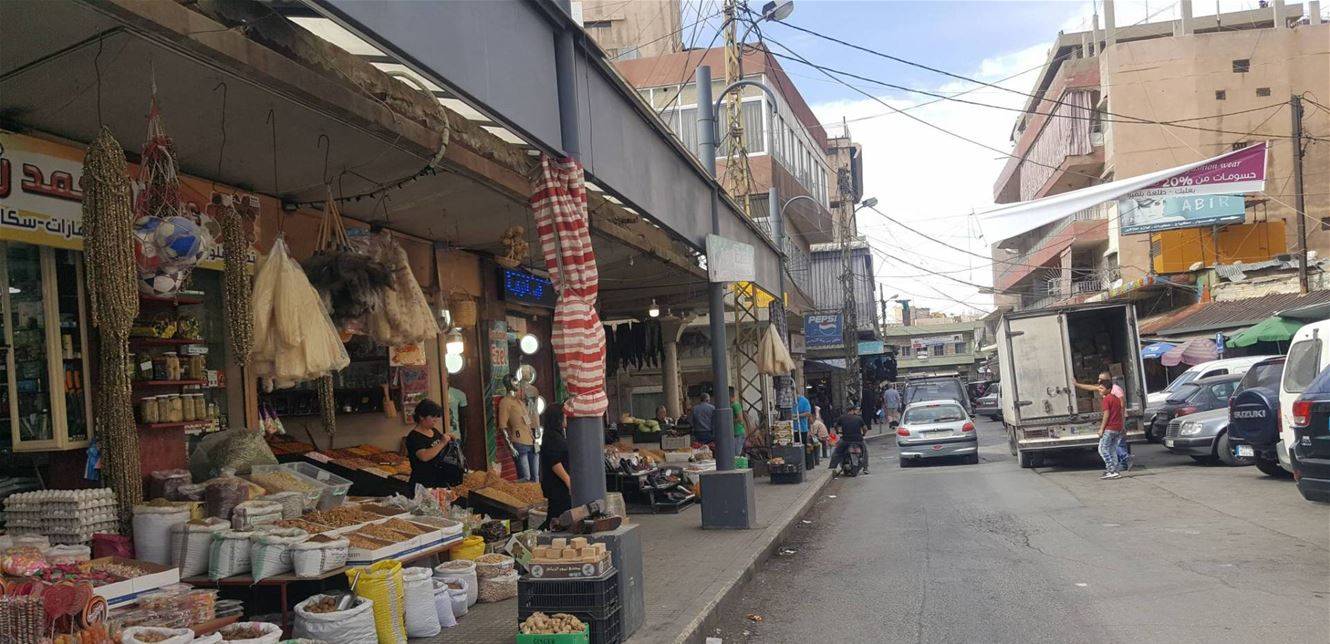 إطلاق نار وجرحى.. هذا ما حصل في سوق بعلبك التجاري