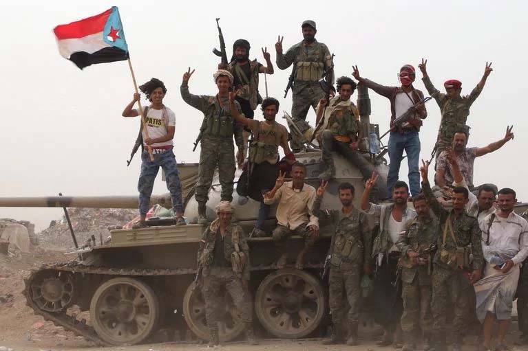 رويترز: السعودية تبدأ تحركا قد يغير مجرى حرب اليمن والحوثيون يرحبون