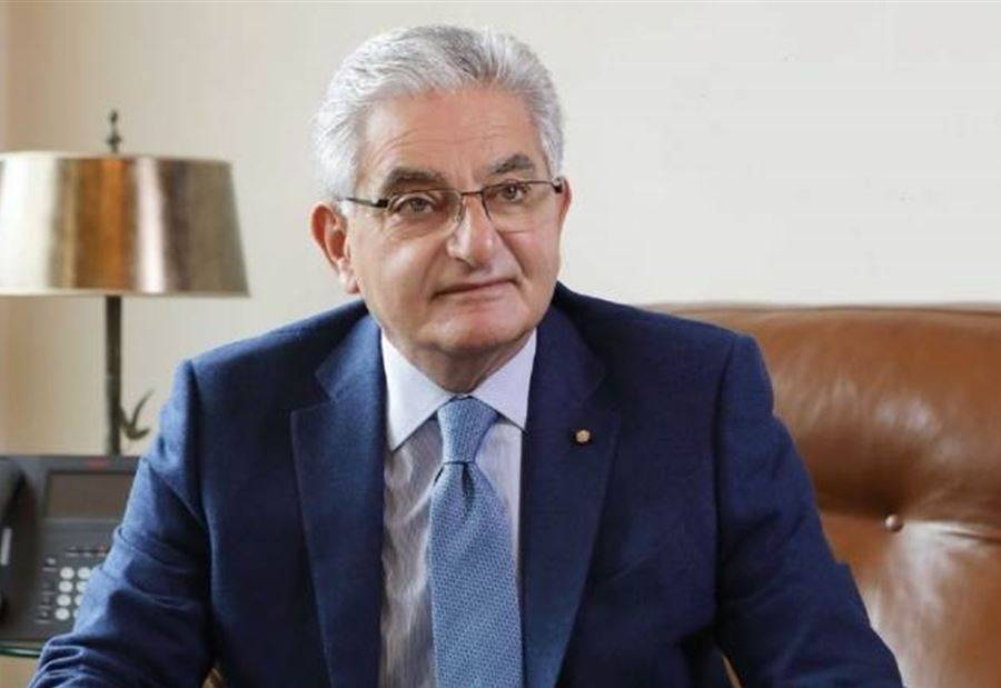 صفير يطمئن: الأزمة 