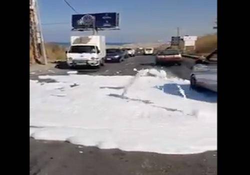 بالفيديو: إنفجرت طريق في خلدة... نافورة صابون "من أجود الانواع"!
