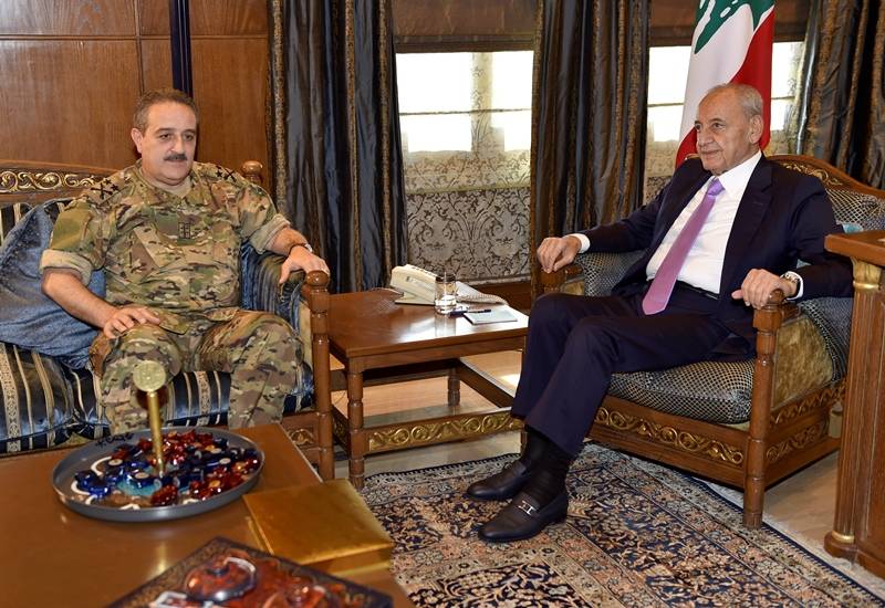 بري استقبل ديكارلو ورئيس الأركان في الجيش