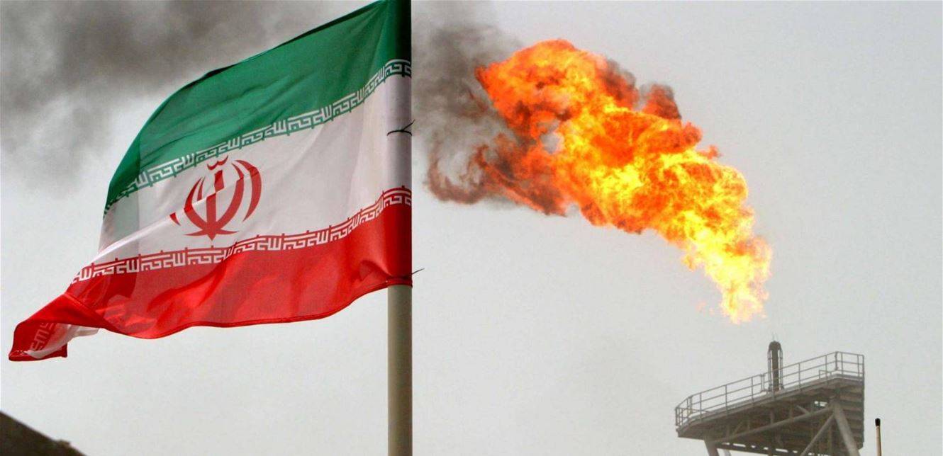 طهران تقر بتراجع قطاع النفط جراء العقوبات