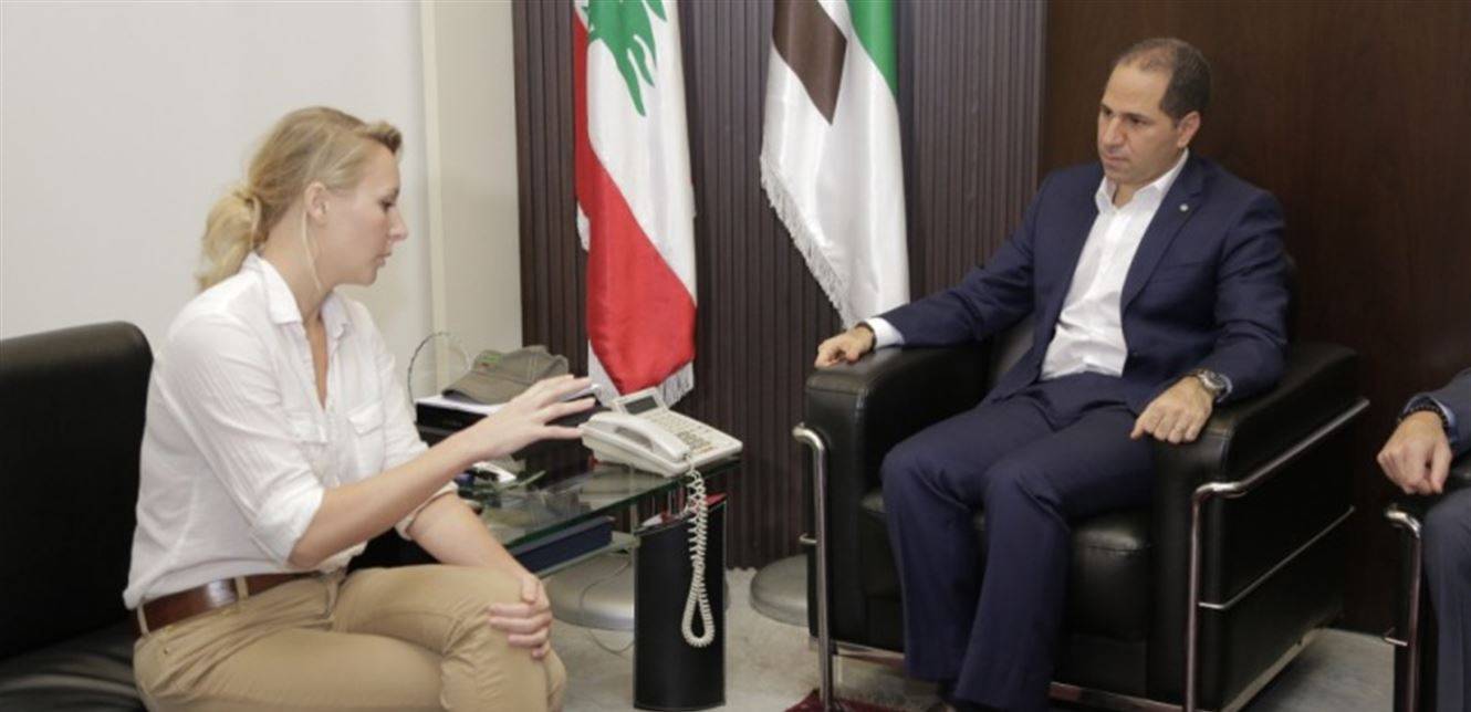 الجميل التقى ماريون ماريشال