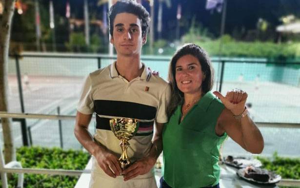 سيريل جهشان نجم واعد احرز 3 القاب هذا العام