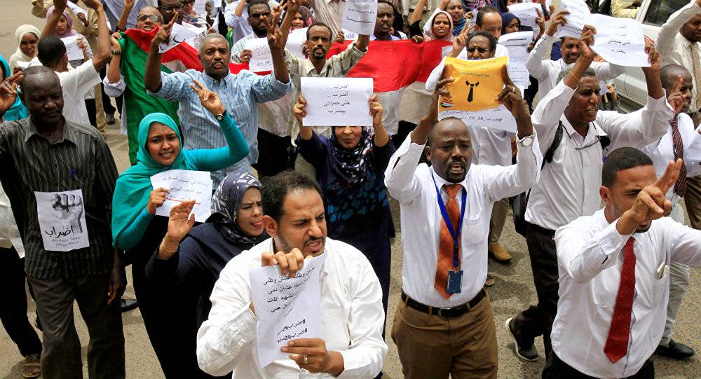 رئيس حزب سوداني يستبعد استقرار بلاده