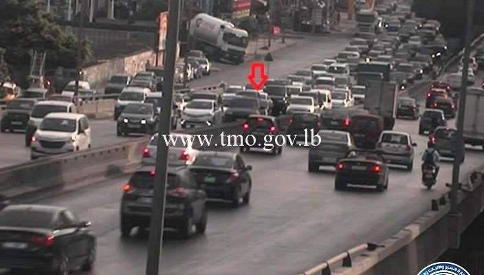 تصادم بين مركبتين على جسر الدورة باتجاه الكرنتينا